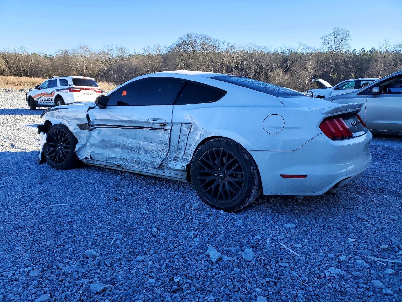 2017 FORD MUSTANG photo 2