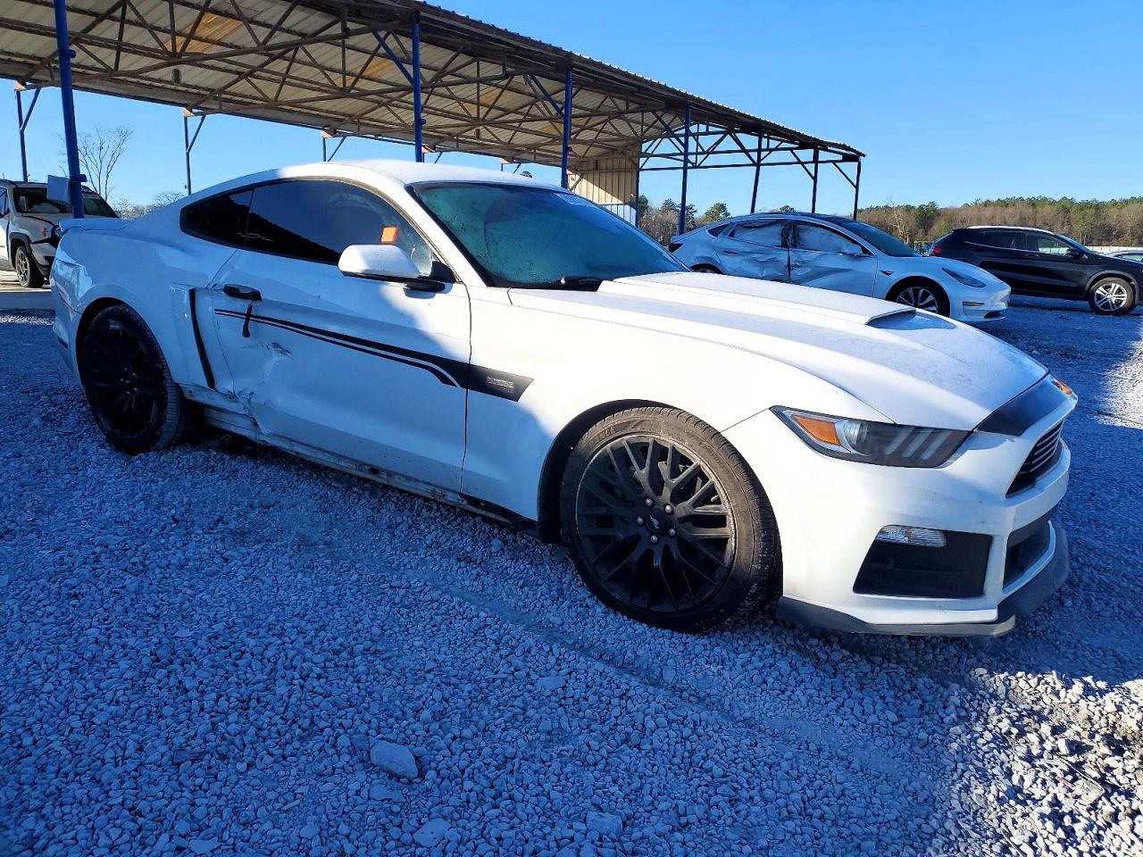 2017 FORD MUSTANG photo 4
