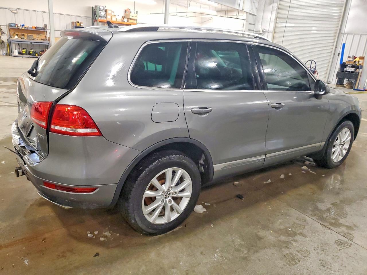 2014 VOLKSWAGEN TOUAREG V6 TDI photo 3