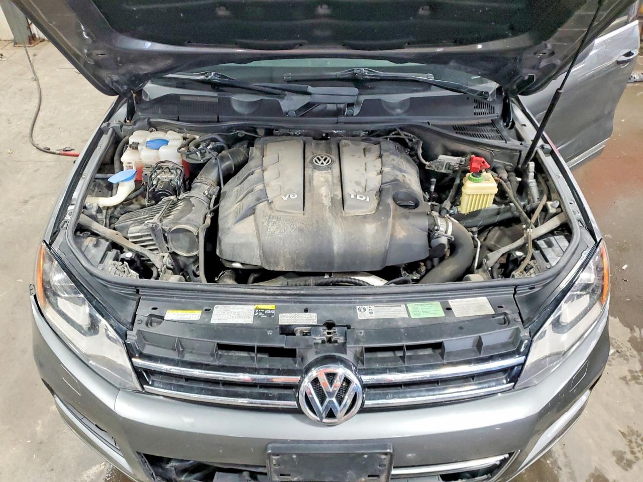 2014 VOLKSWAGEN TOUAREG V6 TDI photo 12