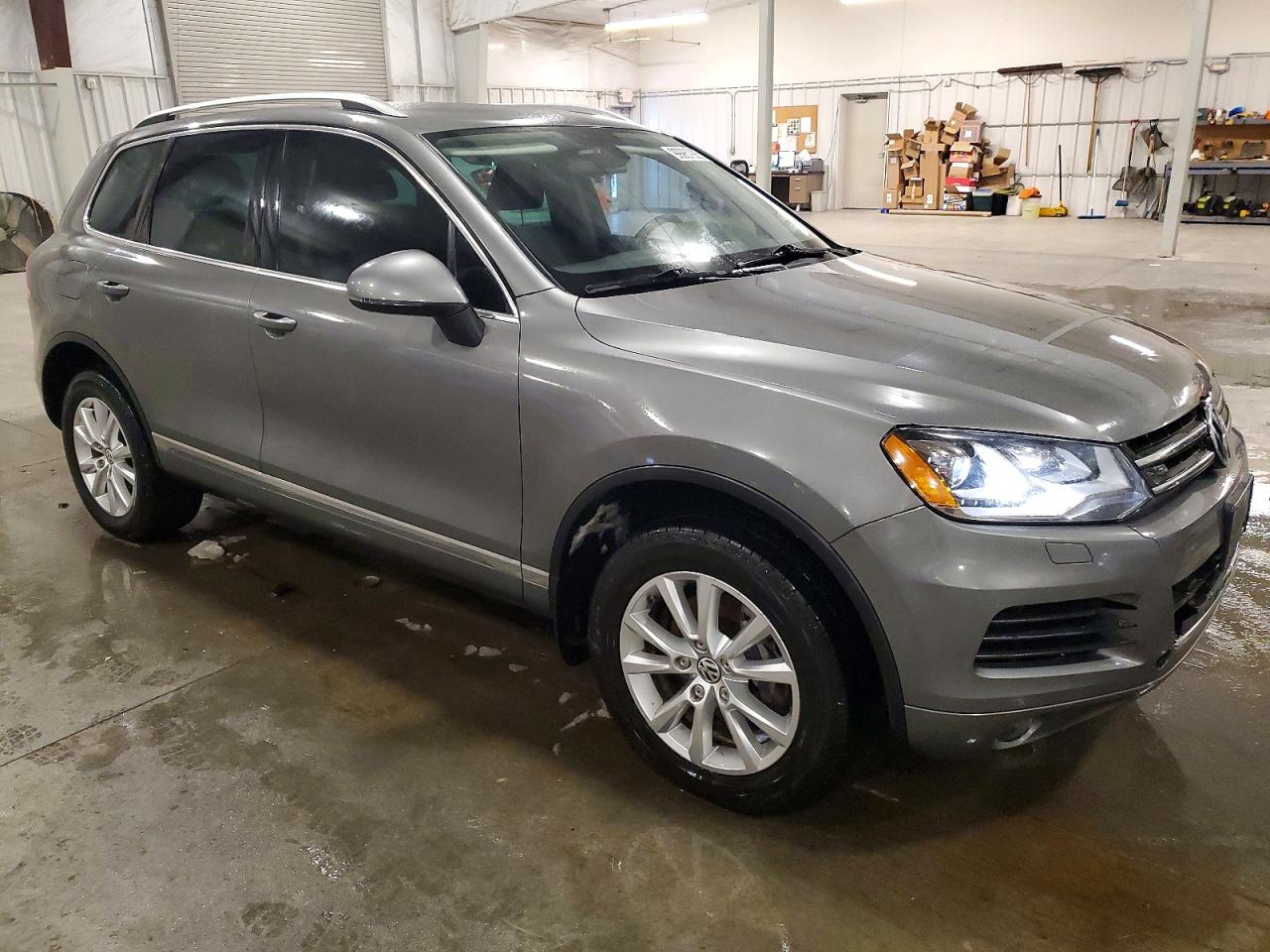 2014 VOLKSWAGEN TOUAREG V6 TDI photo 4