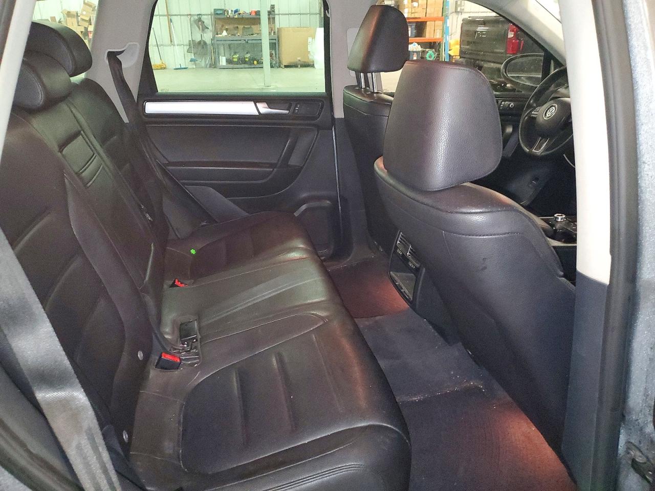 2014 VOLKSWAGEN TOUAREG V6 TDI photo 11