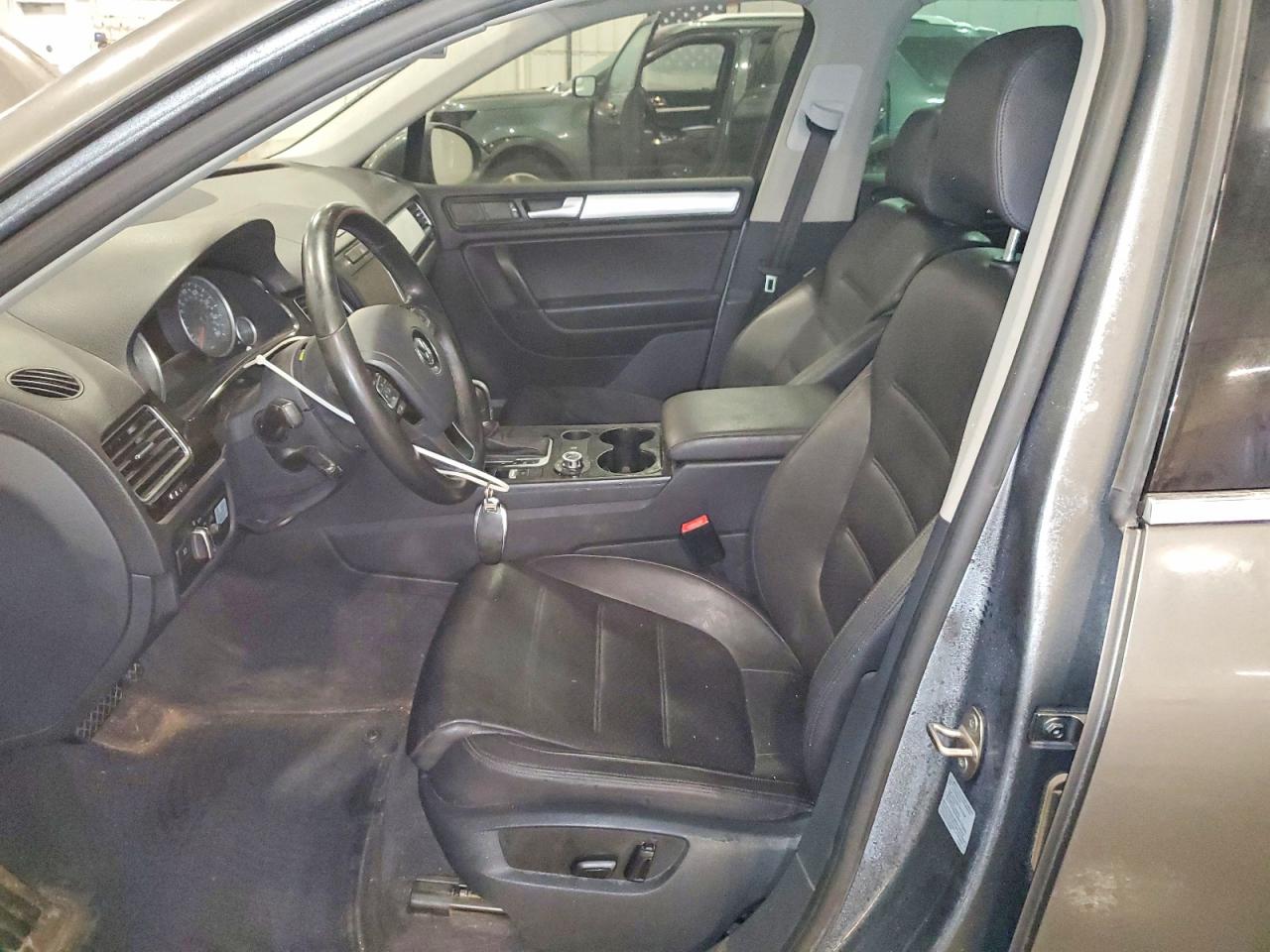 2014 VOLKSWAGEN TOUAREG V6 TDI photo 7