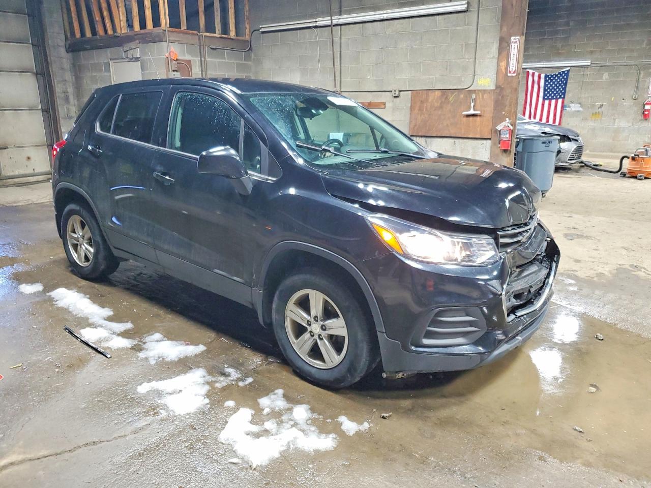 2019 CHEVROLET TRAX LS photo 4