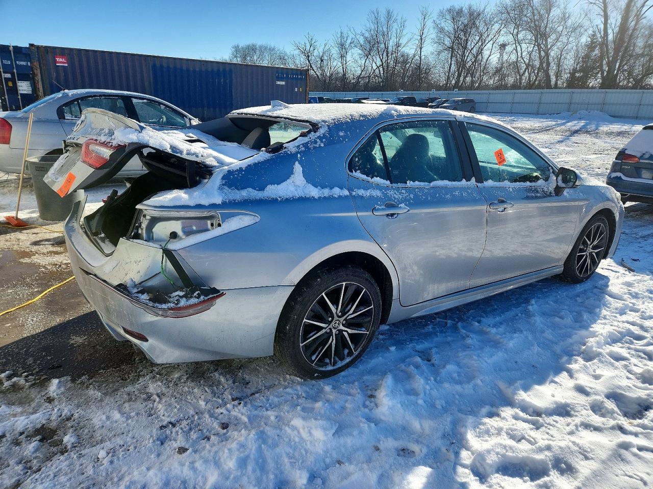 2022 TOYOTA CAMRY SE photo 3