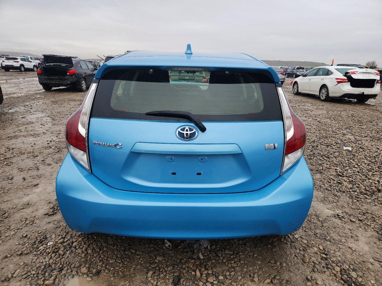 2016 TOYOTA PRIUS C photo 6