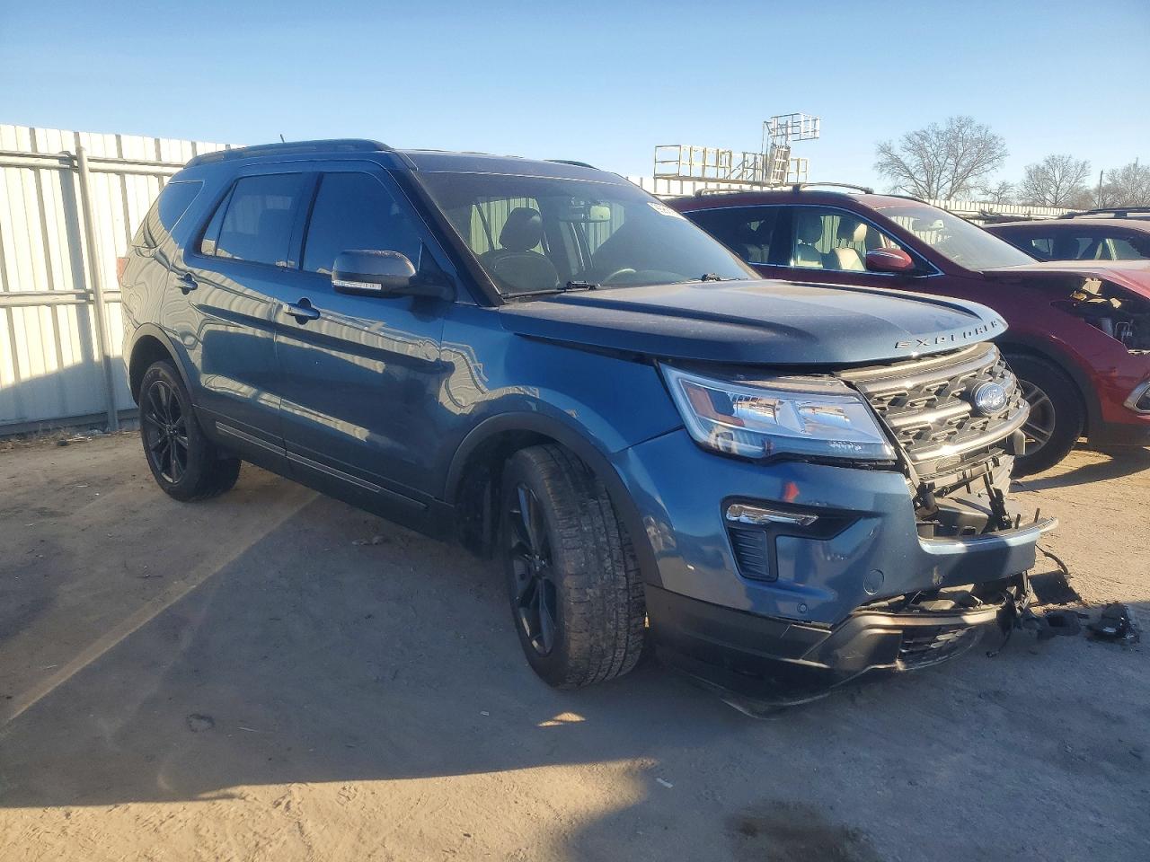 2018 FORD EXPLORER XLT photo 4