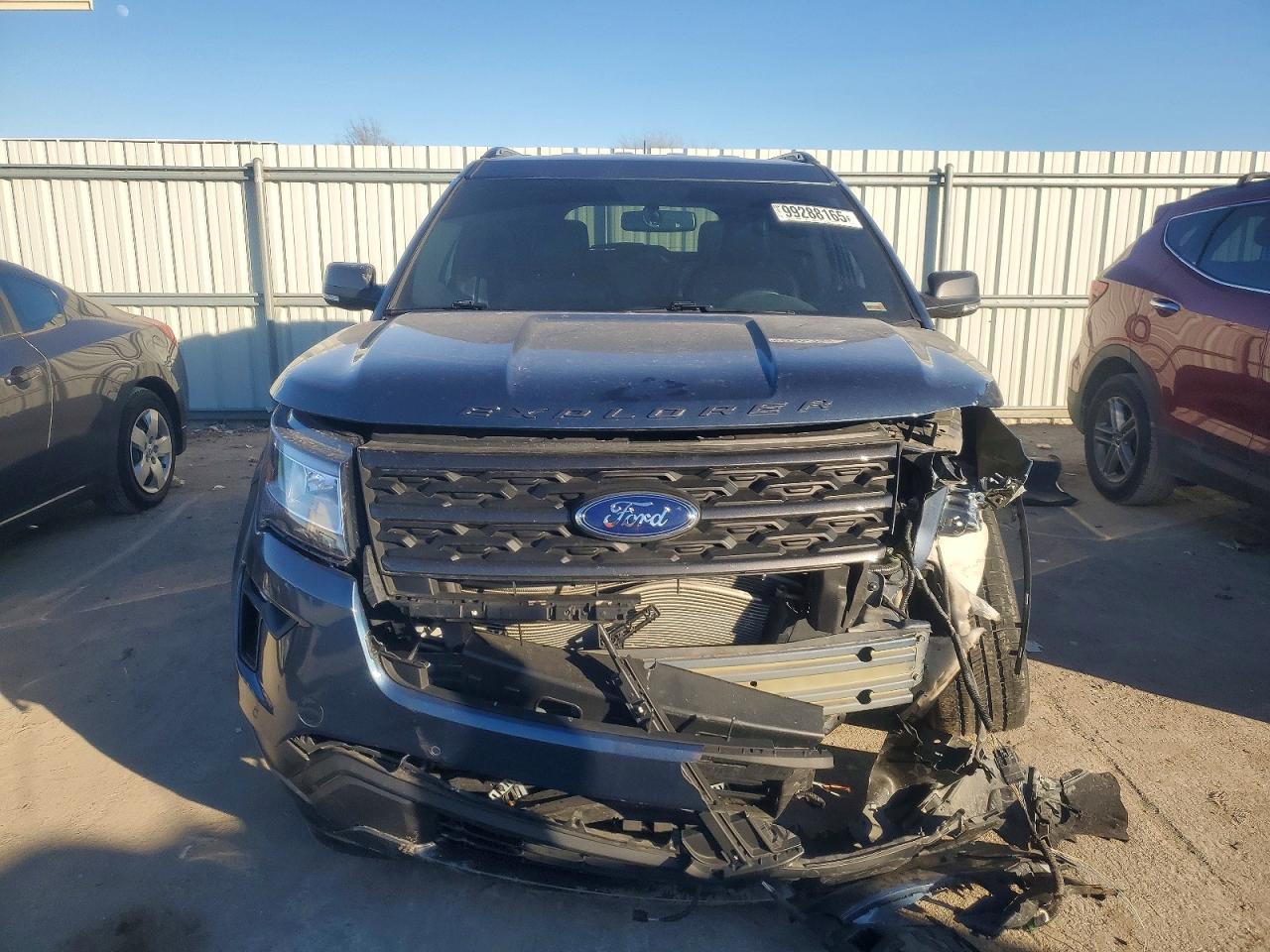 2018 FORD EXPLORER XLT photo 5