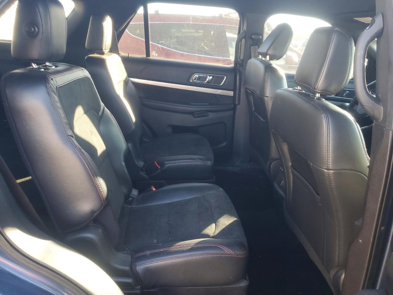 2018 FORD EXPLORER XLT photo 11