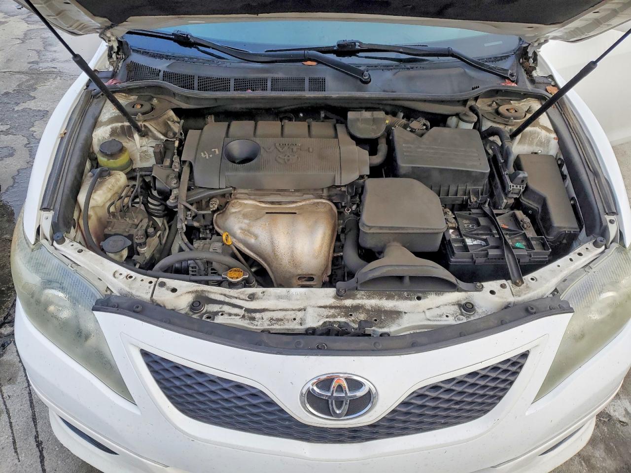 2011 TOYOTA CAMRY BASE photo 11