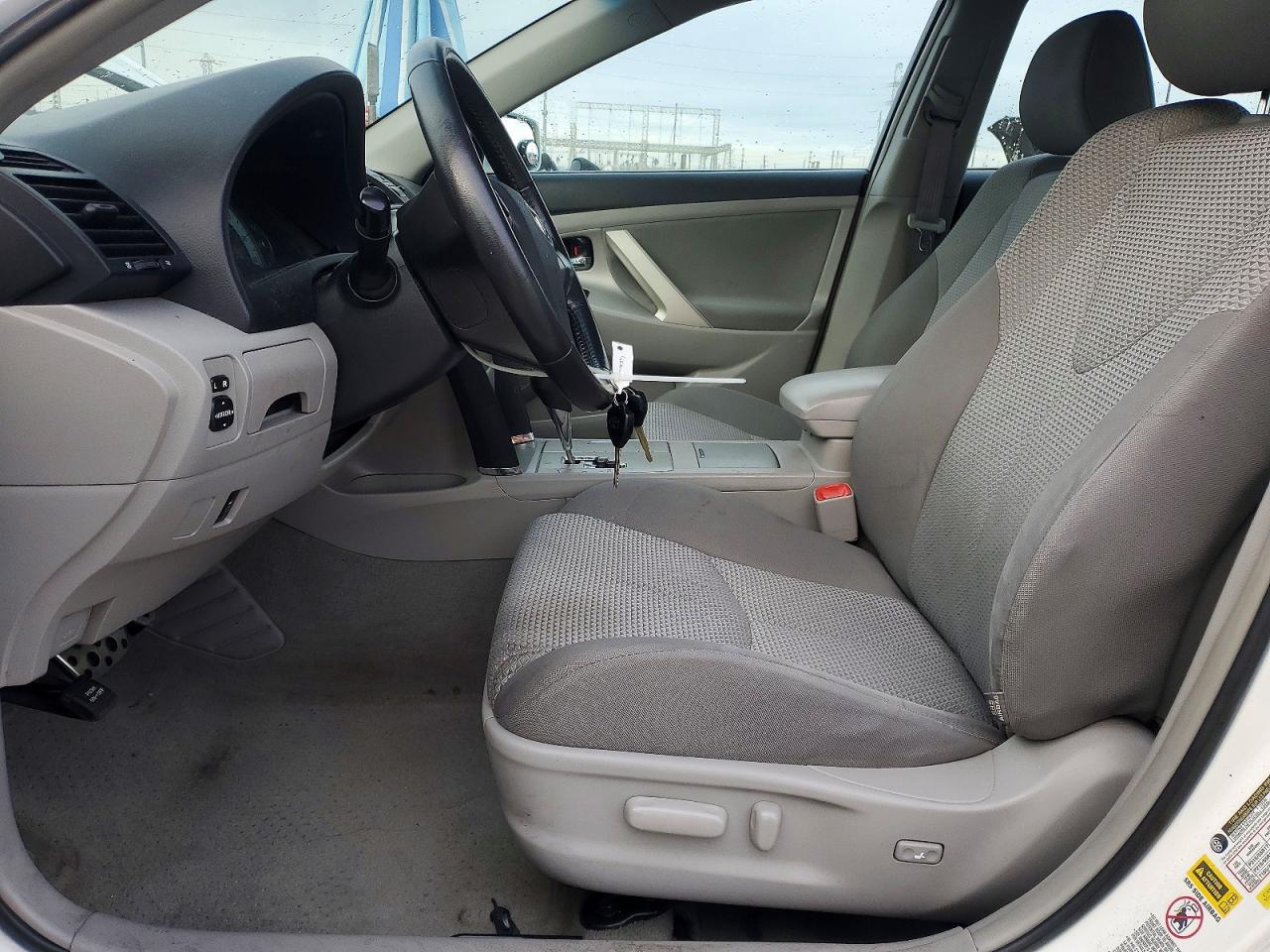 2011 TOYOTA CAMRY BASE photo 7
