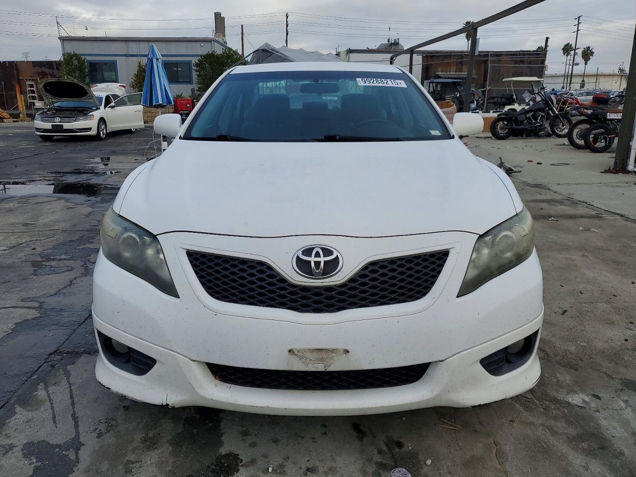 2011 TOYOTA CAMRY BASE photo 5