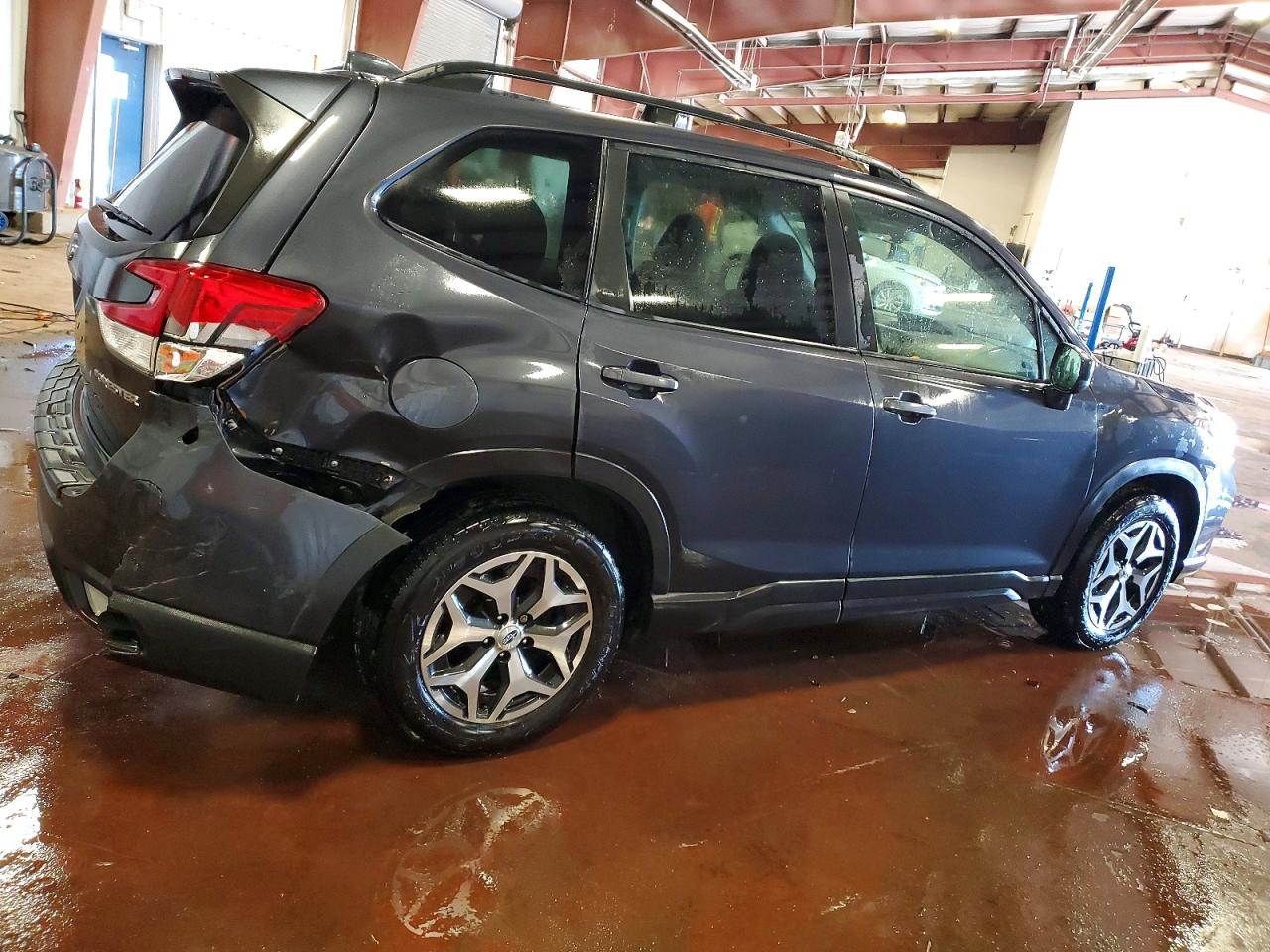 2019 SUBARU FORESTER PREMIUM photo 3