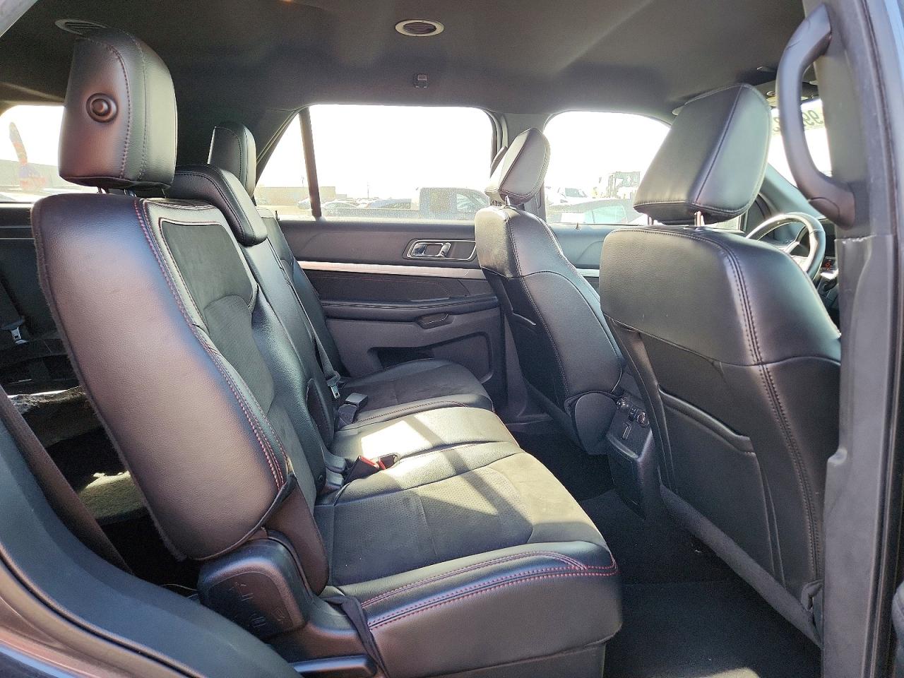 2018 FORD EXPLORER XLT photo 11