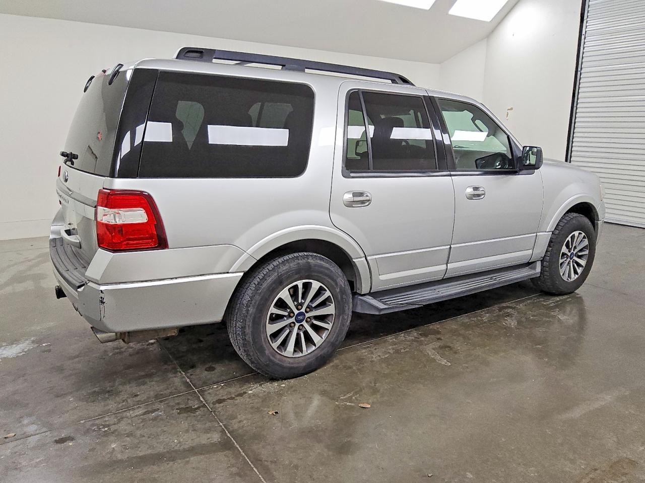 2017 FORD EXPEDITION XLT photo 3