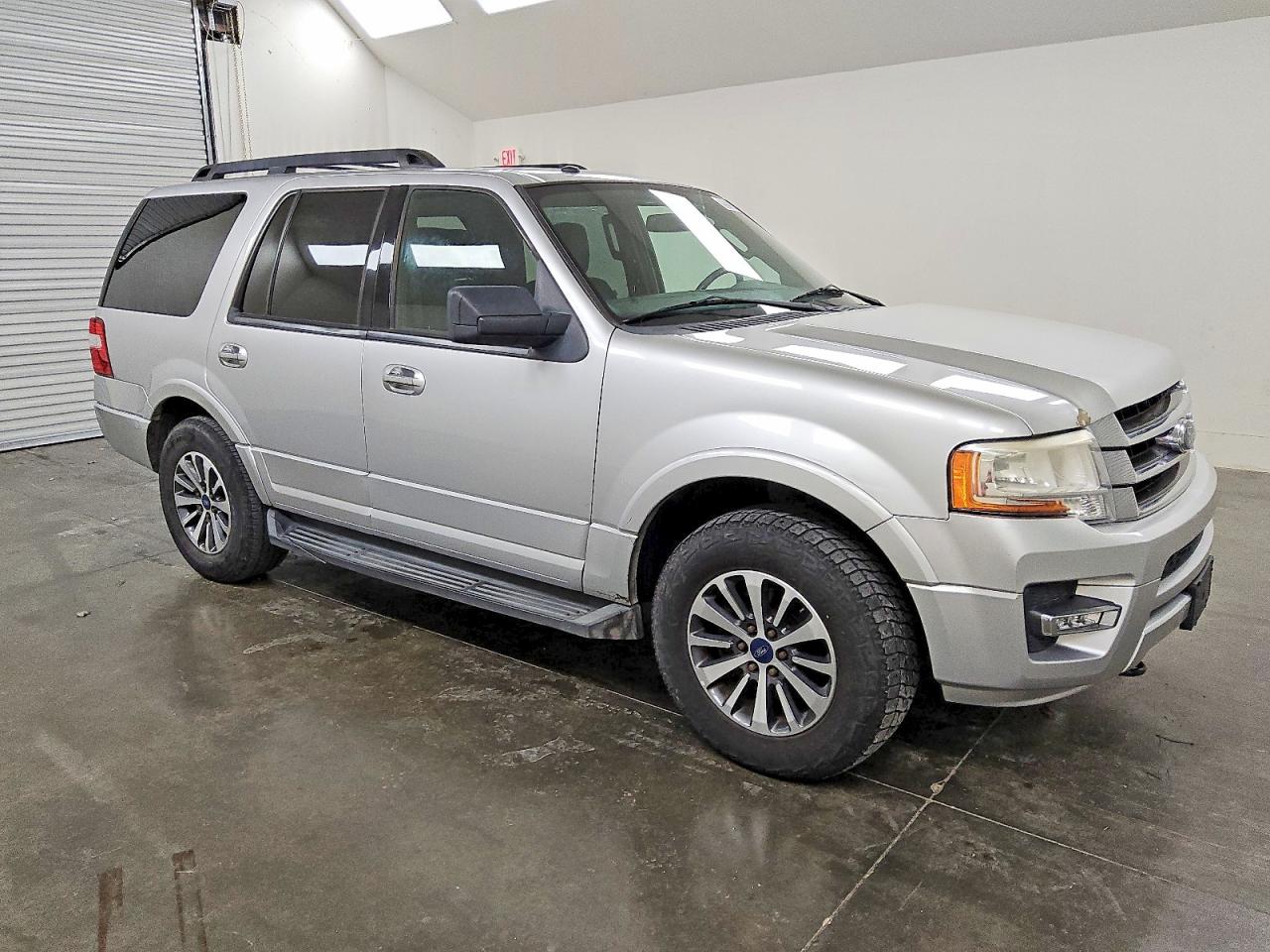 2017 FORD EXPEDITION XLT photo 4