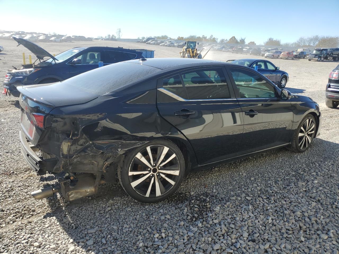 2019 NISSAN ALTIMA SR photo 3