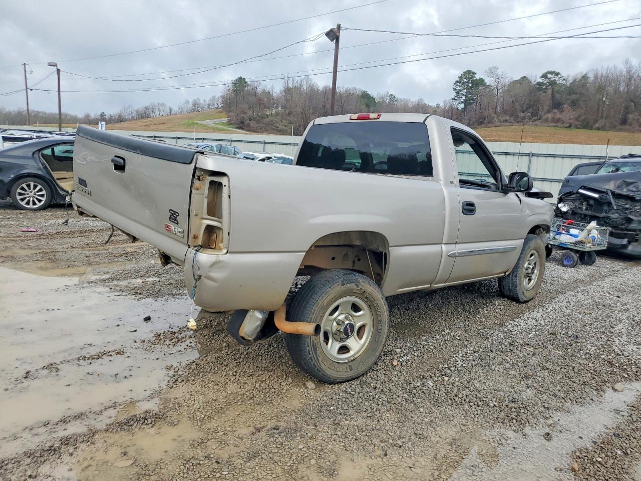 2004 GMC NEW SIERRA C1500 photo 3