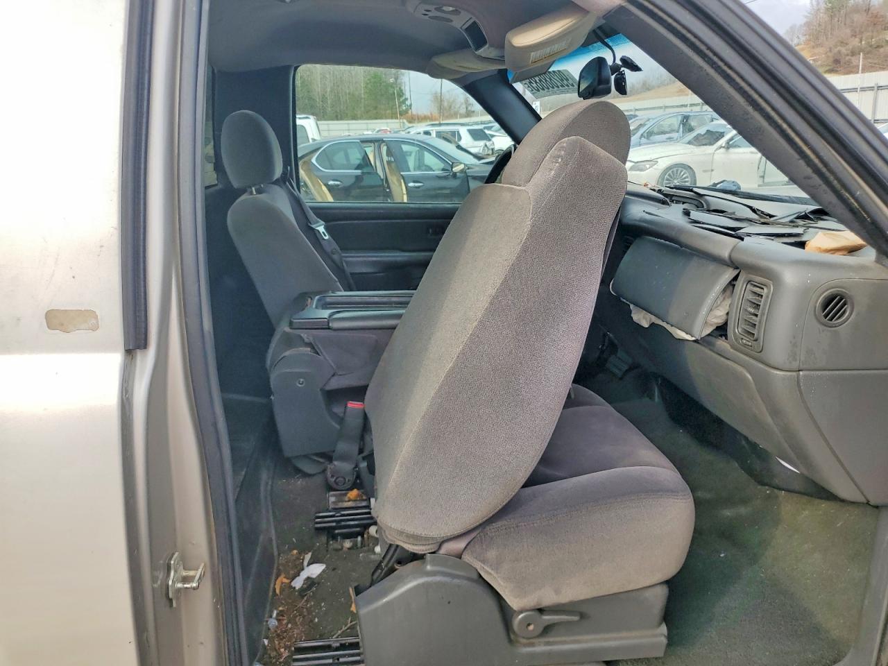 2004 GMC NEW SIERRA C1500 photo 10