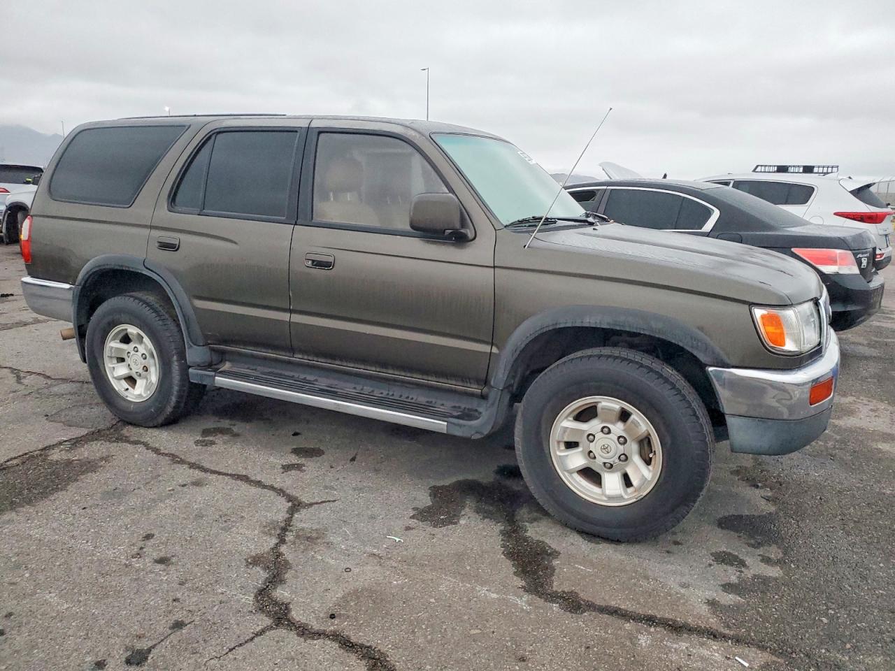 1998 TOYOTA 4RUNNER SR5 photo 4