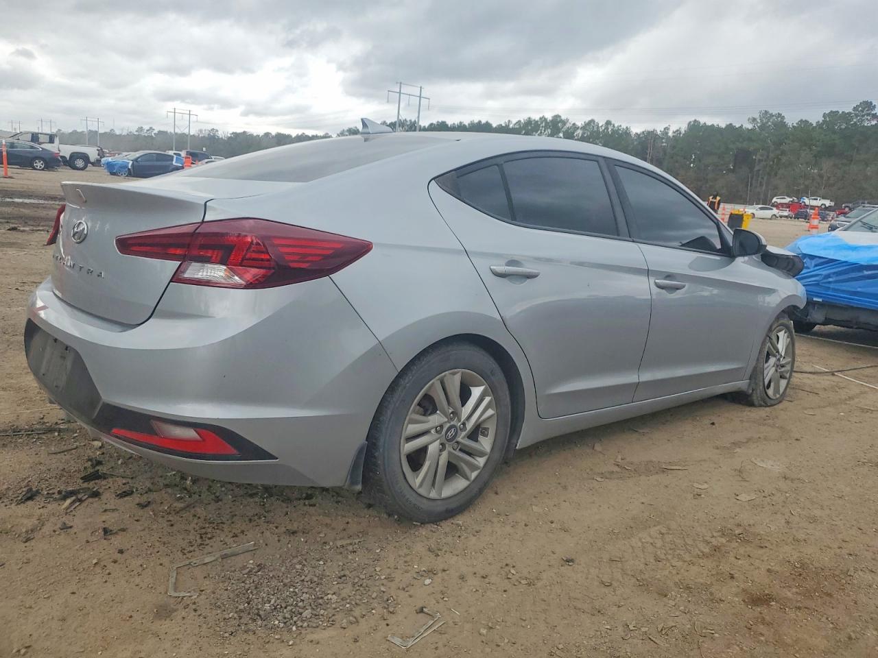 2020 HYUNDAI ELANTRA SEL photo 3