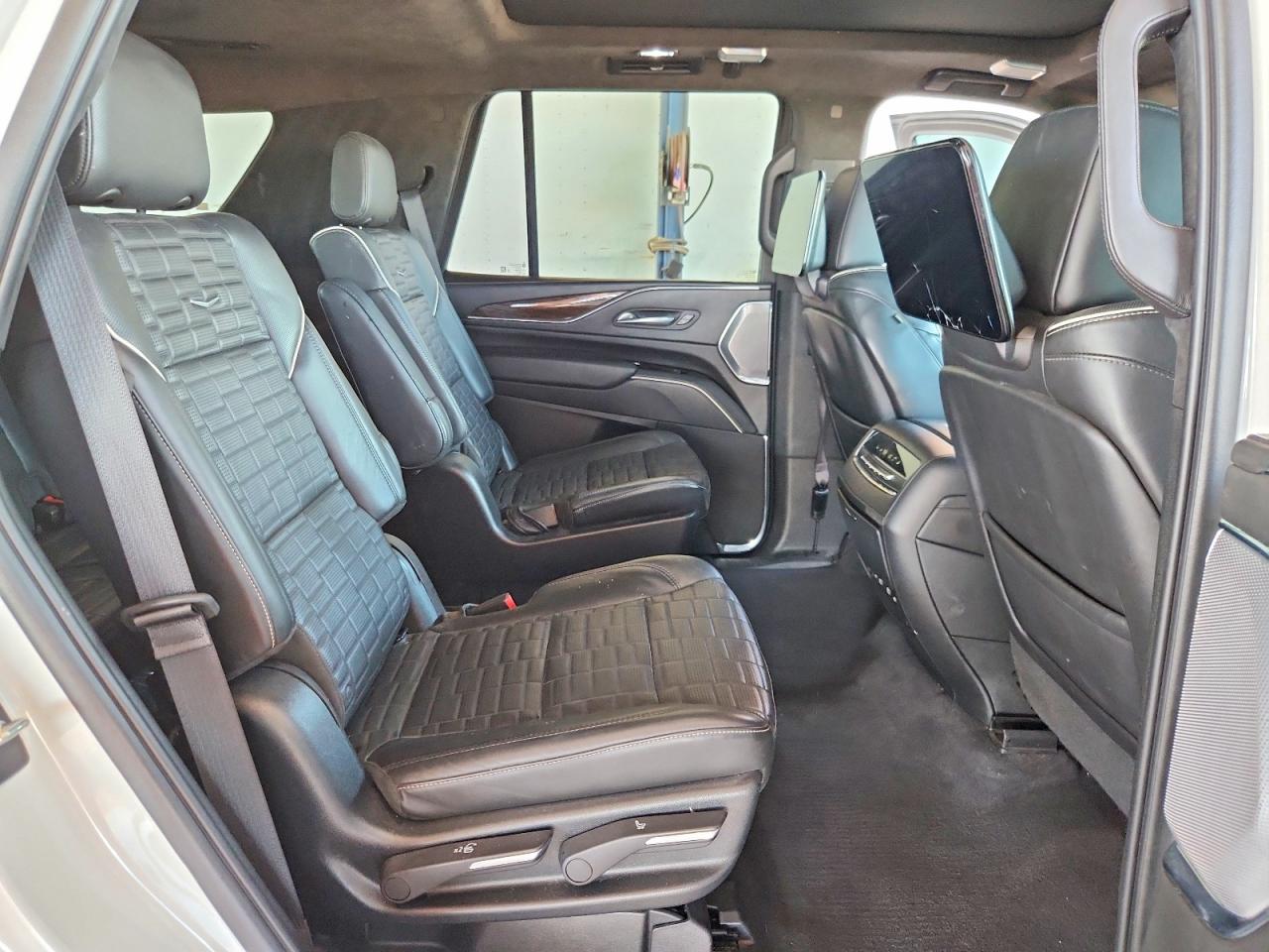2022 CADILLAC ESCALADE SPORT PLATINUM photo 11