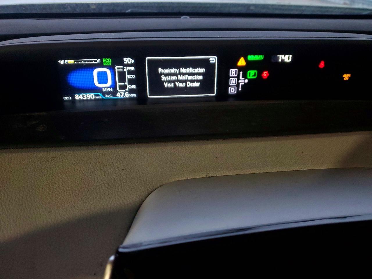 2016 TOYOTA PRIUS photo 9