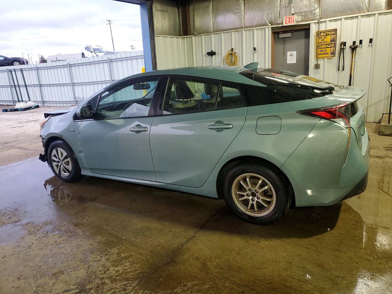 2016 TOYOTA PRIUS photo 2