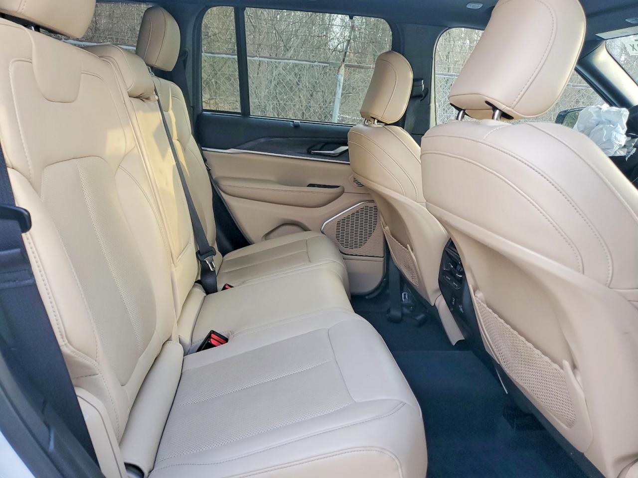 2022 JEEP GRAND CHEROKEE LIMITED 4XE photo 11