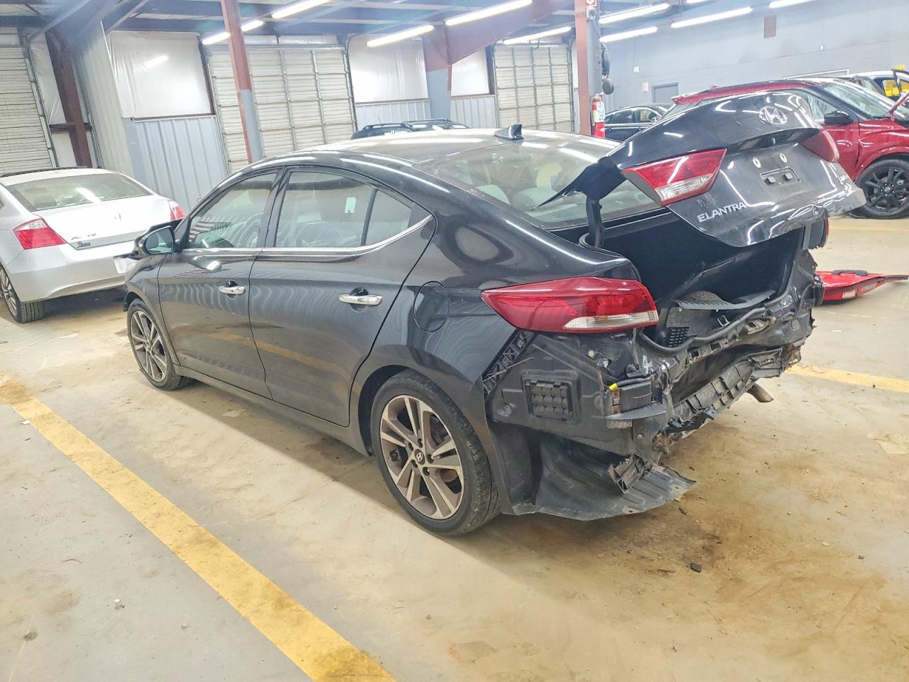 2017 HYUNDAI ELANTRA photo 2