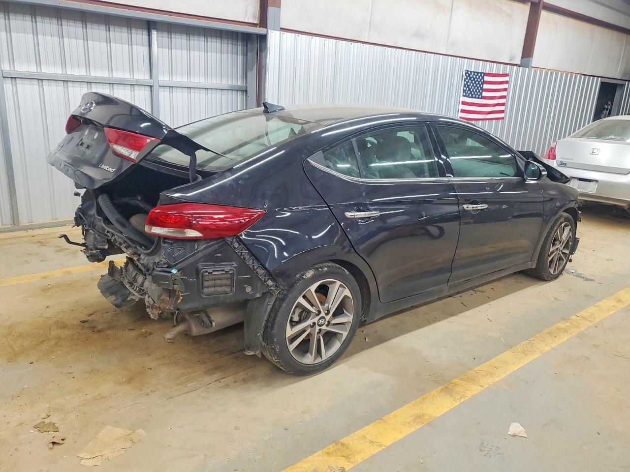2017 HYUNDAI ELANTRA photo 3