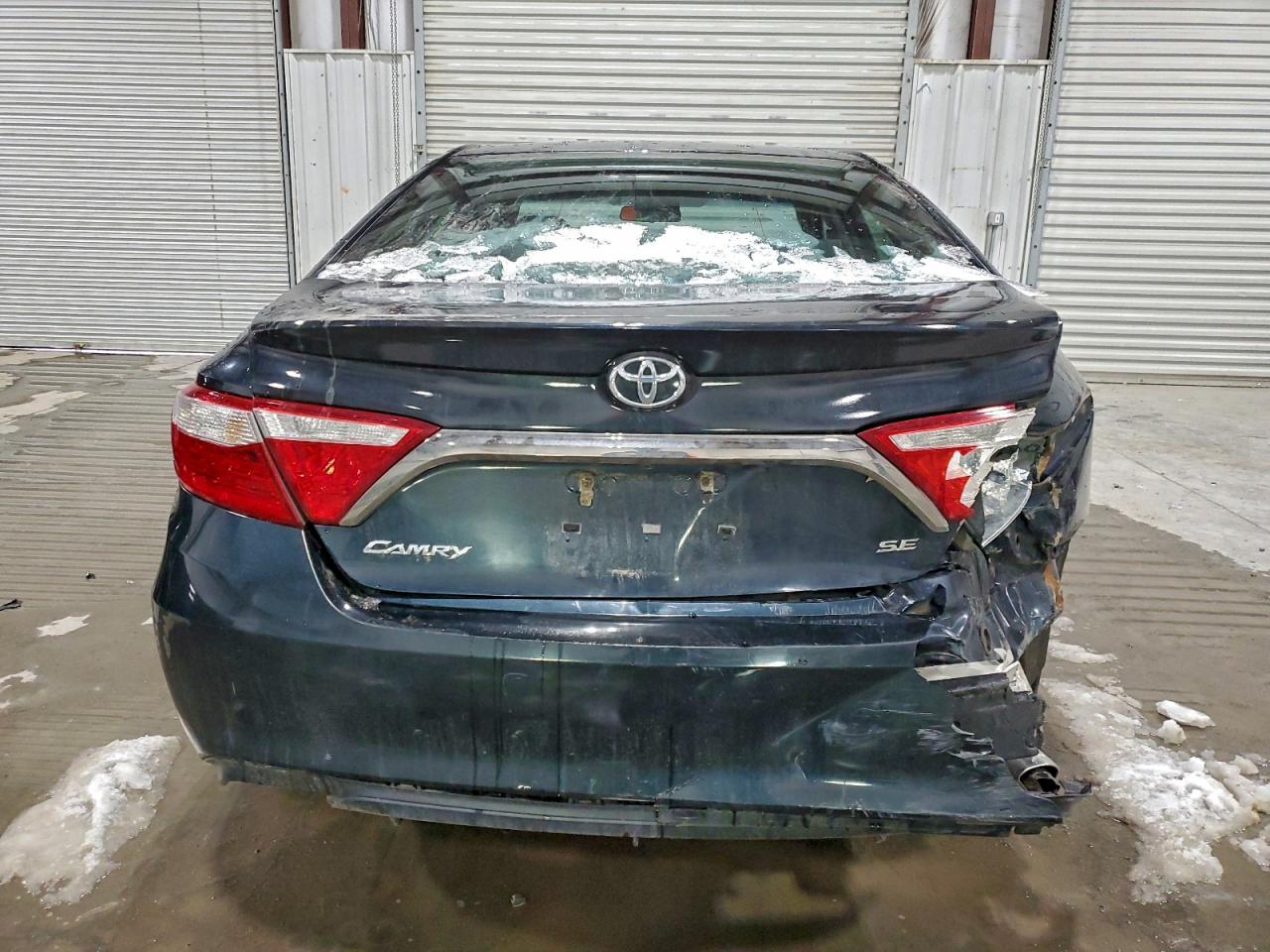 2016 TOYOTA CAMRY LE photo 6