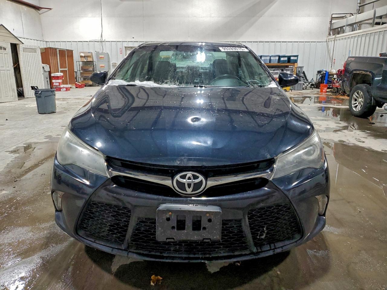 2016 TOYOTA CAMRY LE photo 5