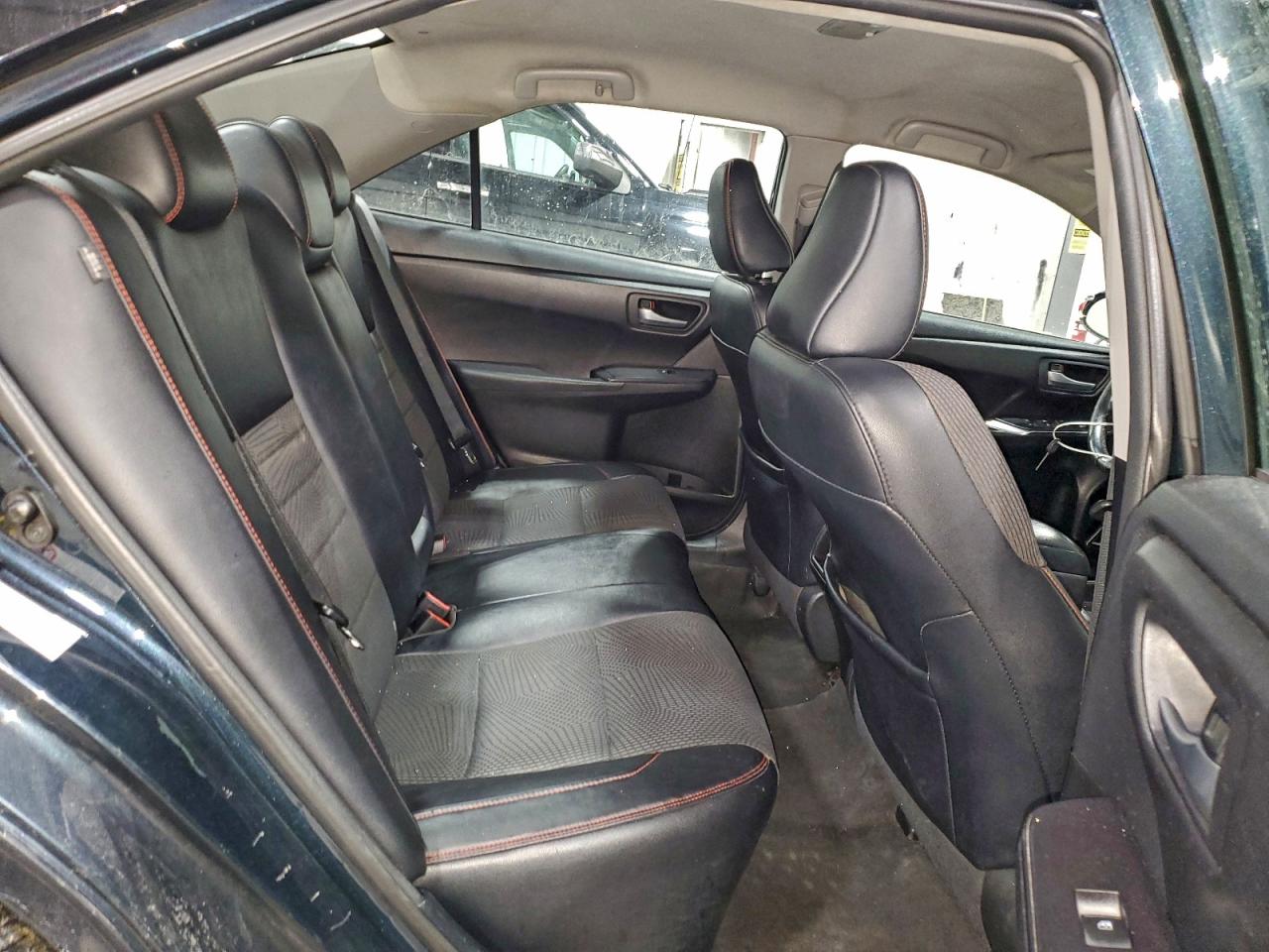 2016 TOYOTA CAMRY LE photo 10
