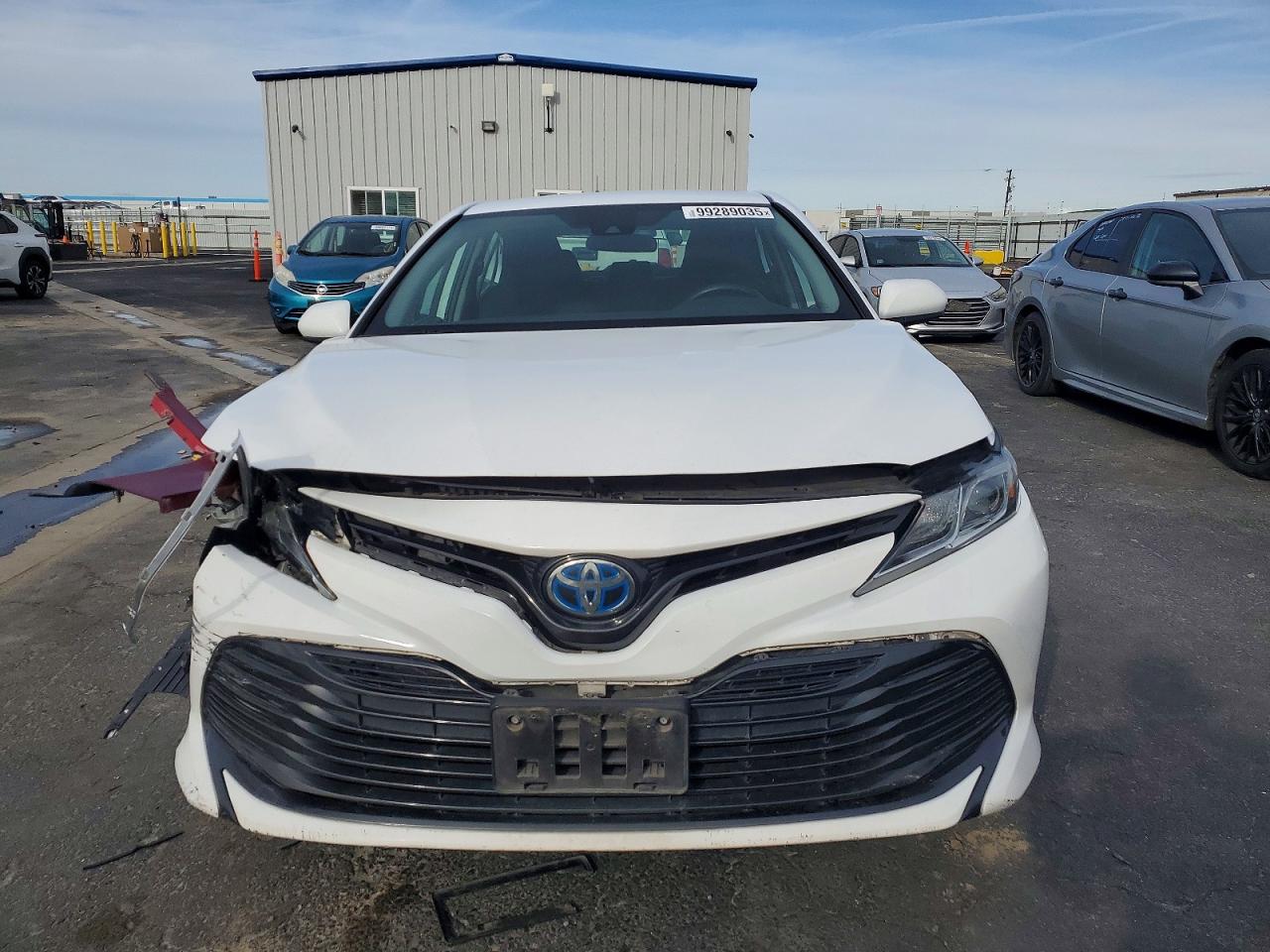 2020 TOYOTA CAMRY LE photo 5