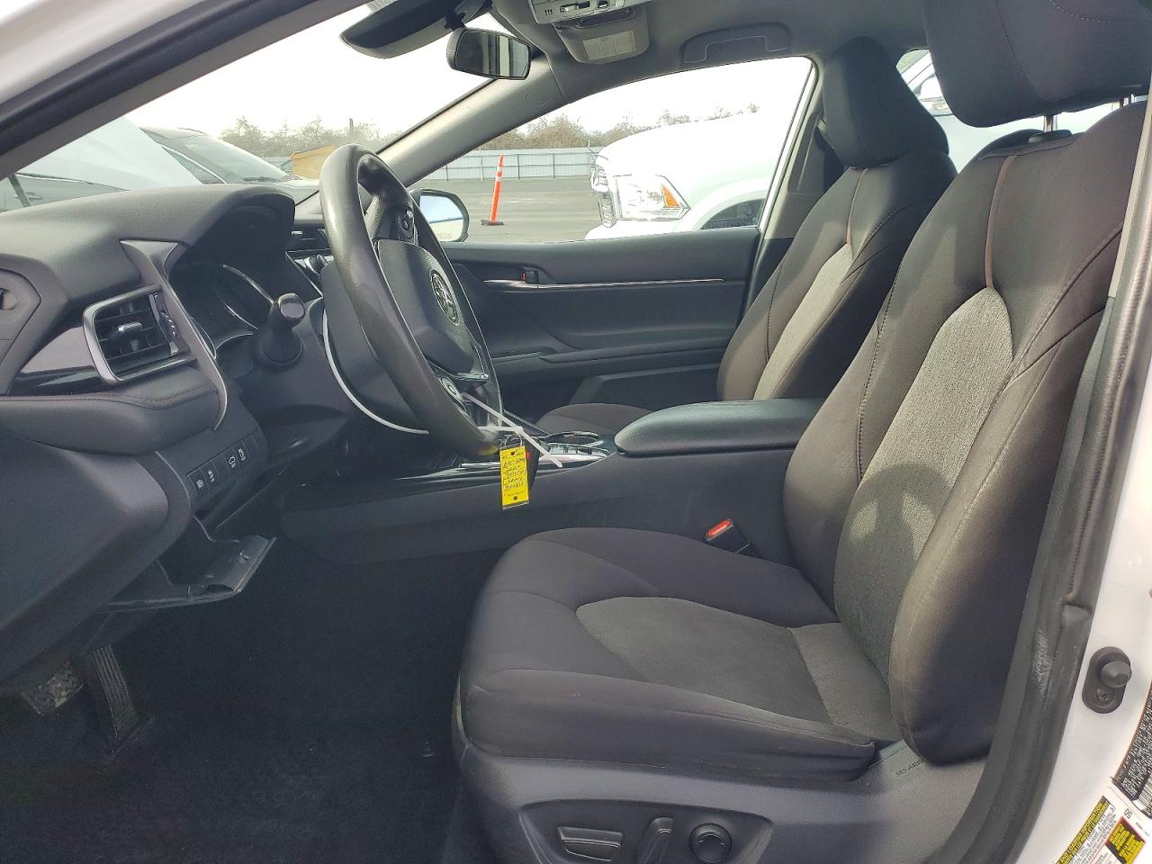 2020 TOYOTA CAMRY LE photo 7