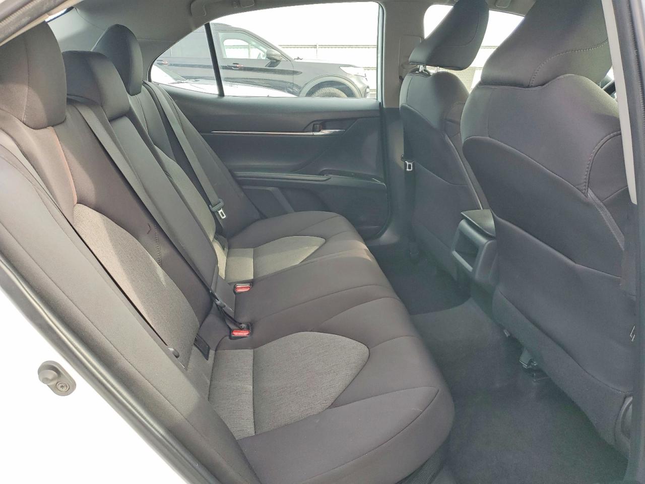 2020 TOYOTA CAMRY LE photo 10