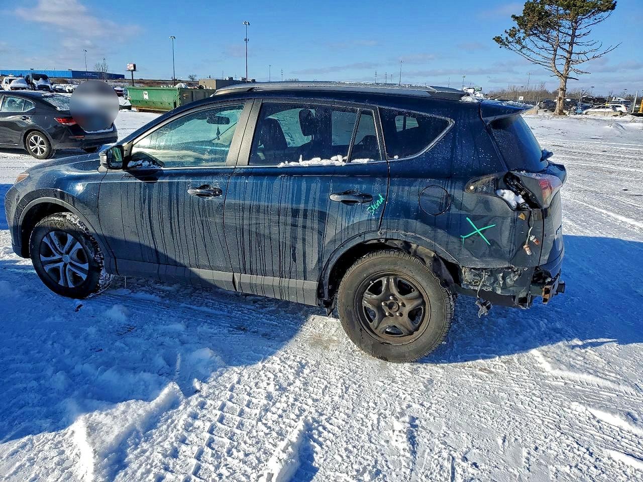 2018 TOYOTA RAV4 LE photo 2