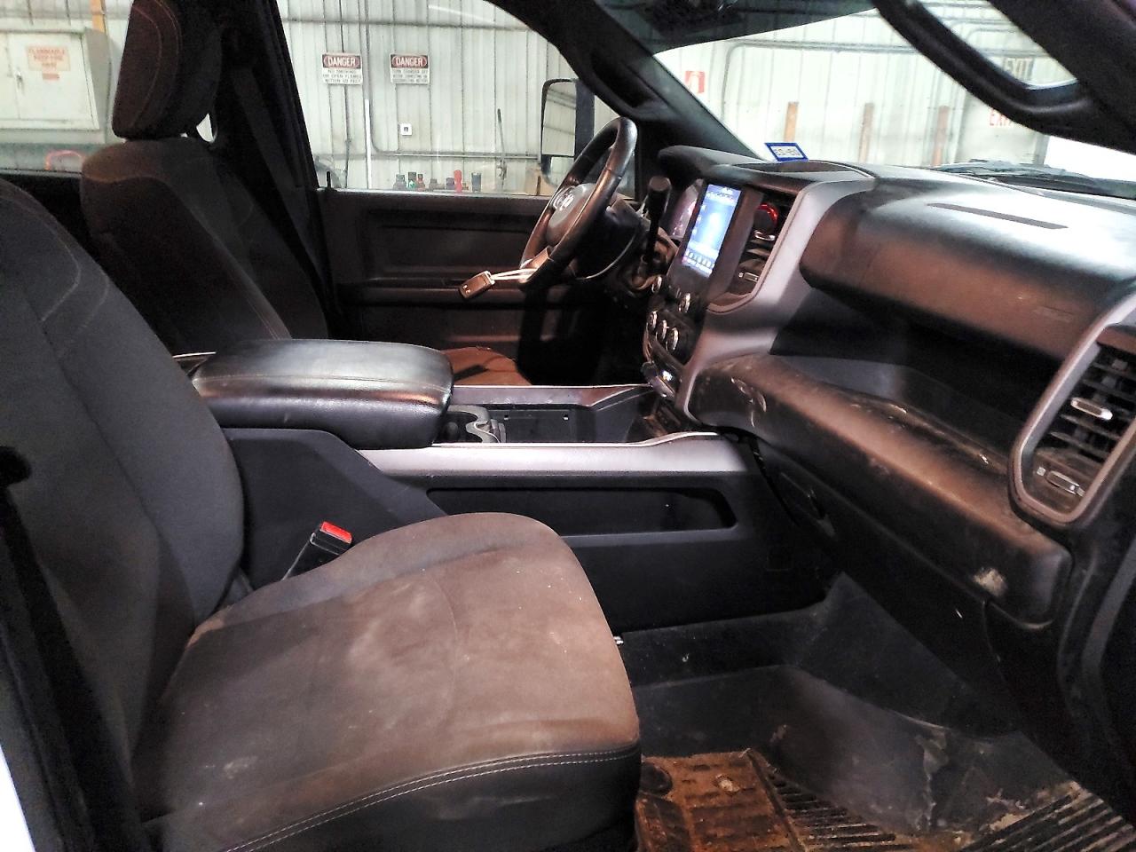 2021 RAM 3500 TRADESMAN photo 7