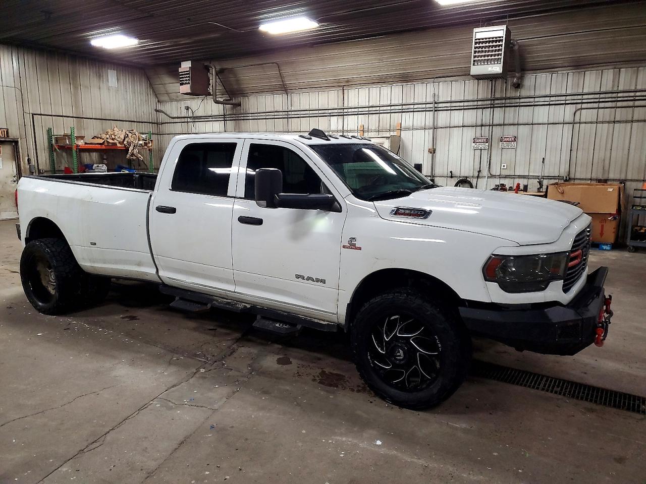 2021 RAM 3500 TRADESMAN photo 4