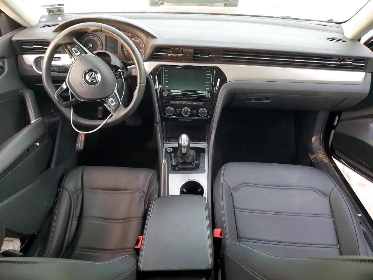 2021 VOLKSWAGEN PASSAT SE photo 8