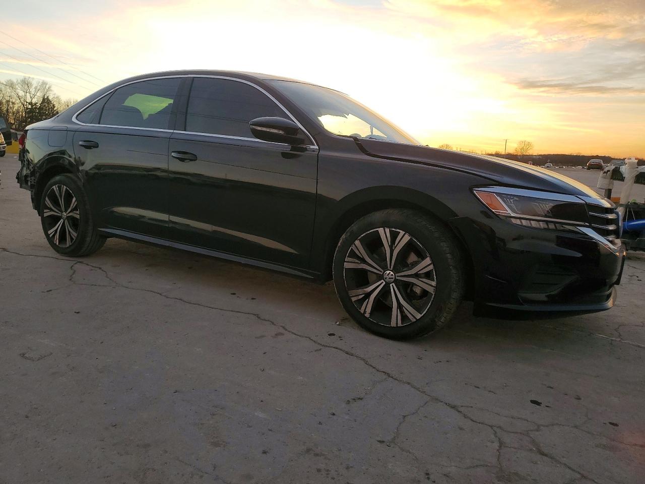 2021 VOLKSWAGEN PASSAT SE photo 4