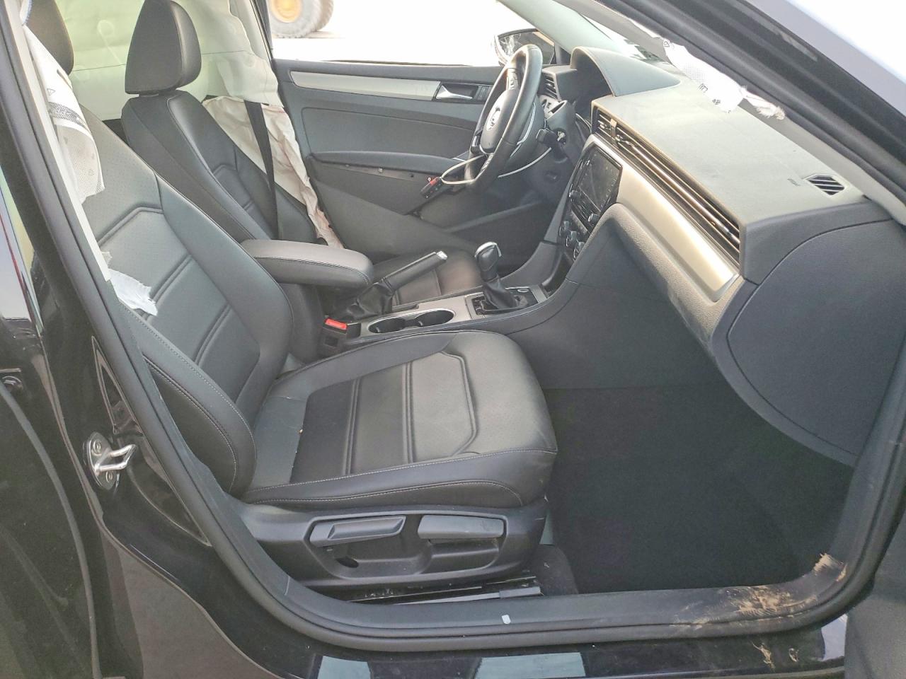 2021 VOLKSWAGEN PASSAT SE photo 7