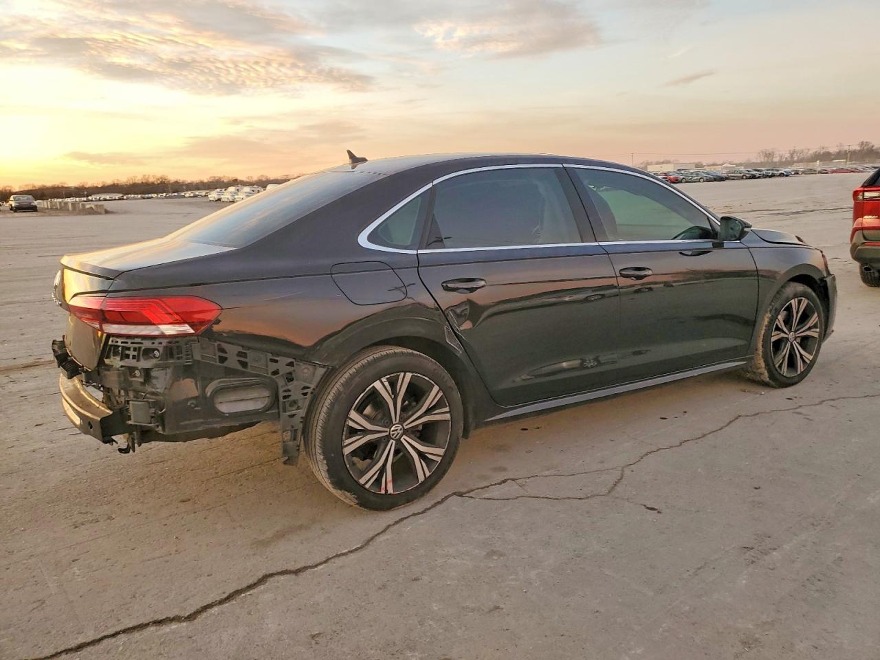 2021 VOLKSWAGEN PASSAT SE photo 3
