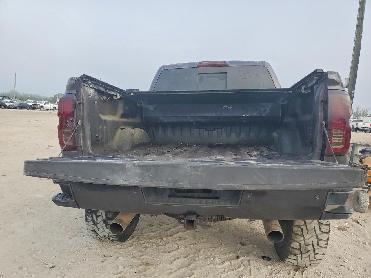 2016 CHEVROLET SILVERADO K1500 LTZ photo 6