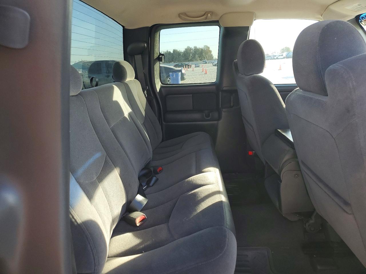 2004 GMC NEW SIERRA C1500 photo 10