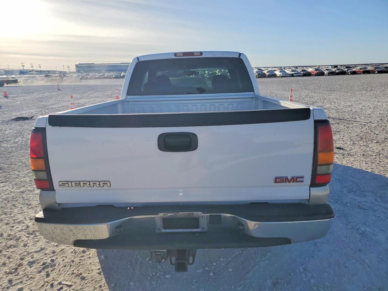 2004 GMC NEW SIERRA C1500 photo 6