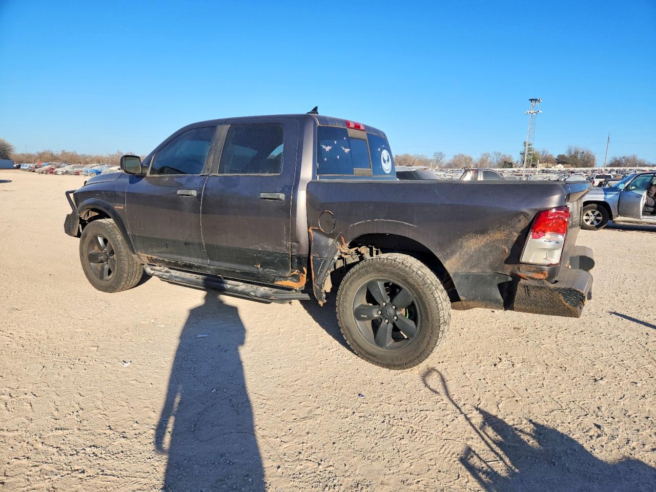 2014 RAM 1500 SLT photo 2
