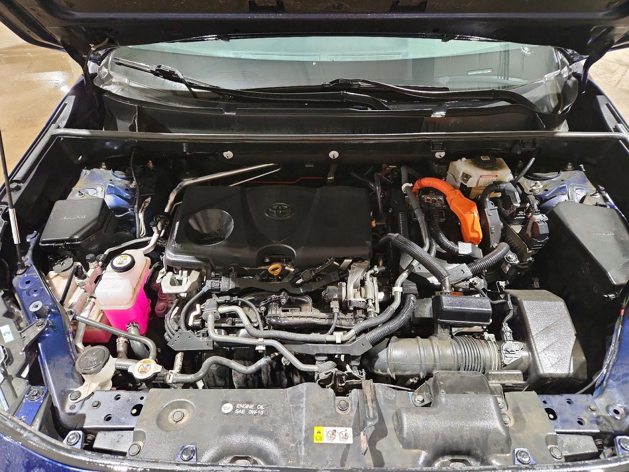 2021 TOYOTA RAV4 XLE photo 24