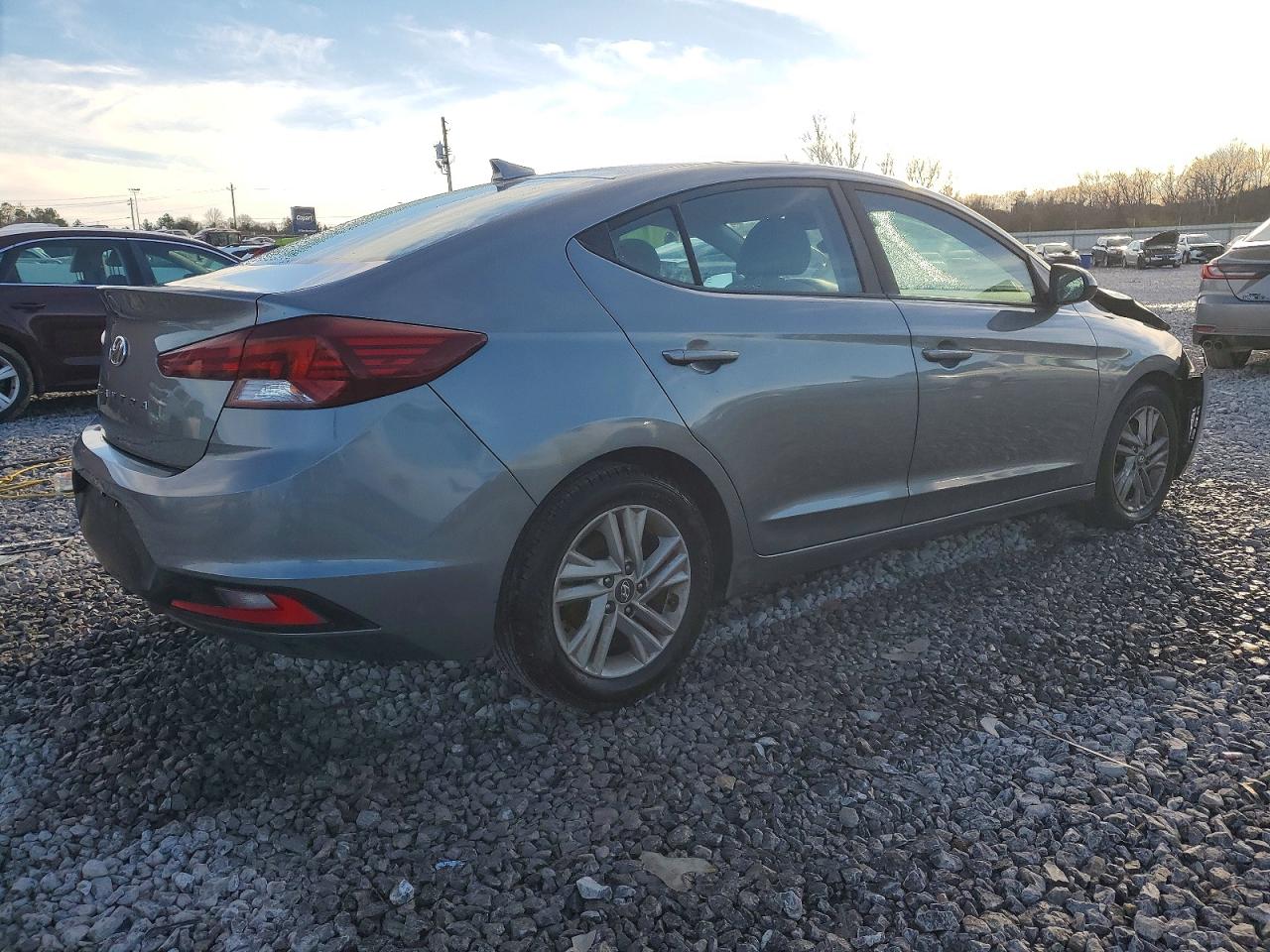 2019 HYUNDAI ELANTRA SEL photo 3